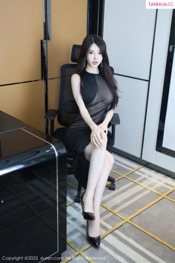 吴玉 玉兔miki [XiuRen]高清写真图 2023.06.19 No.6937 玉兔miki 丝袜美腿第2张图片